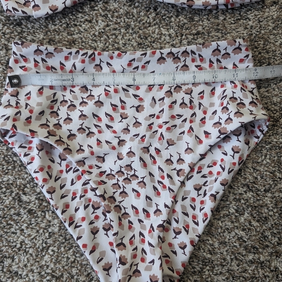 Faithfull The Brand Cream Floral Tulip Swim Set - Picture 6 of 9